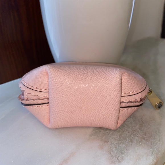 Henri Bendel Small Light Pink Scalloped Coin Pouch - Picture 8 of 9
